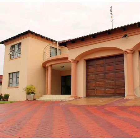 Asda Guesthouse Mogwase Εξωτερικό φωτογραφία